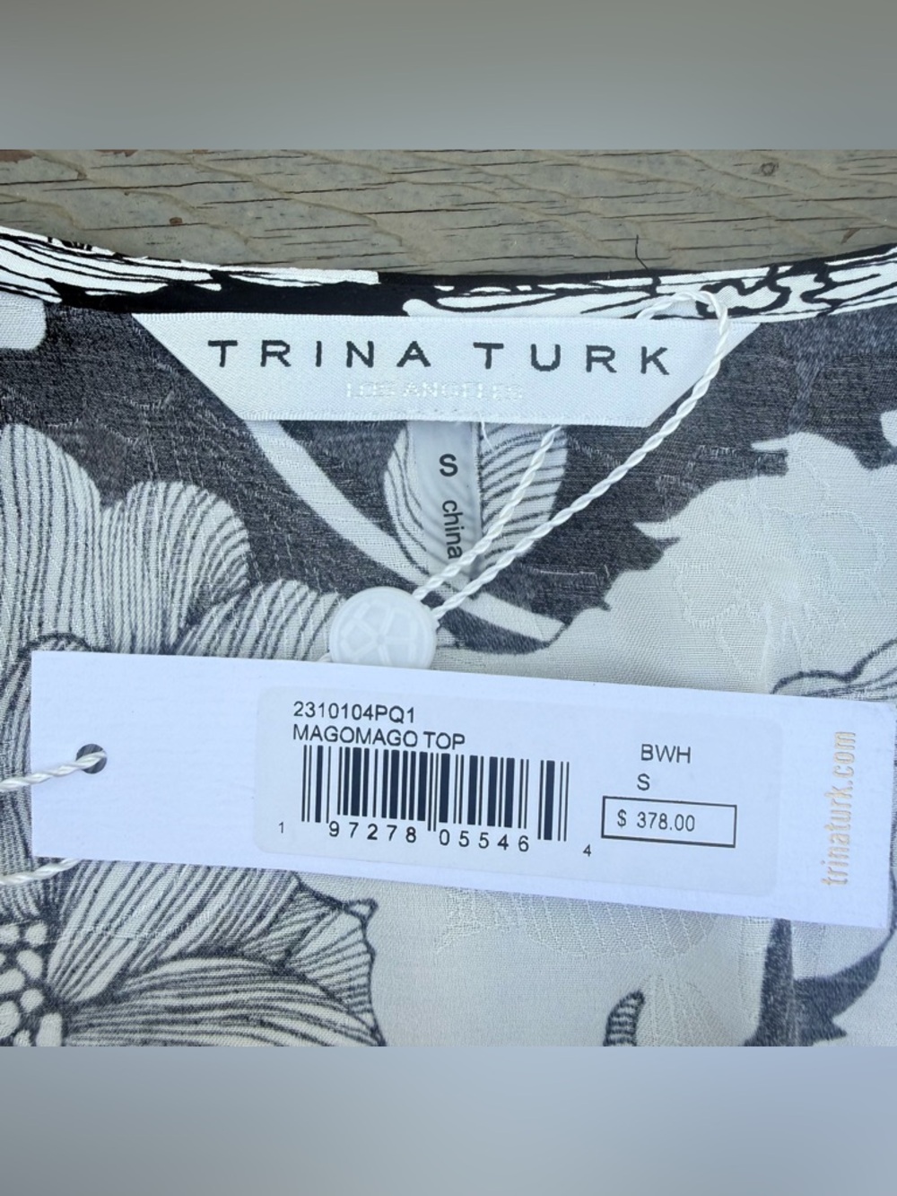 NWT Trina Turk Magomago Top Blouse in black and white size S - Picture 13 of 16